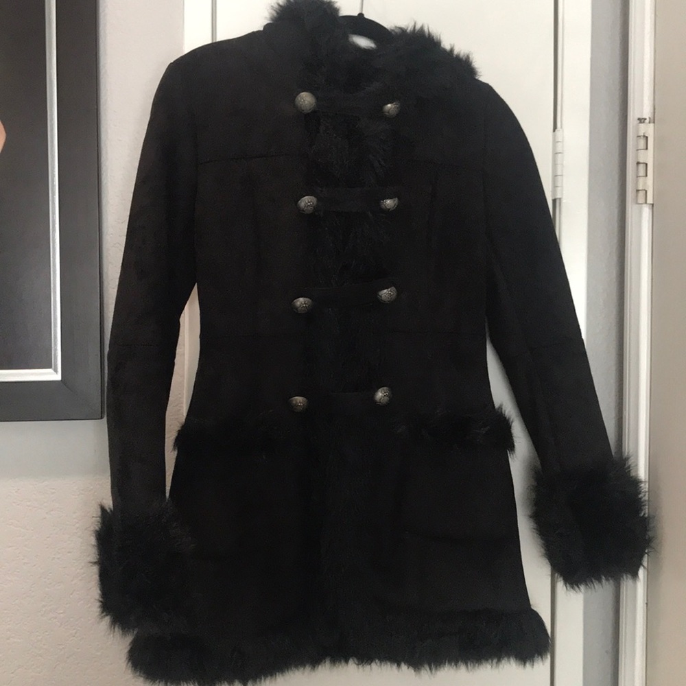Beautiful Faux Fur BNWT Bebe coat XS